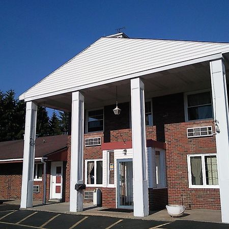 Colonial Inn Mercer-Grove City Exterior photo